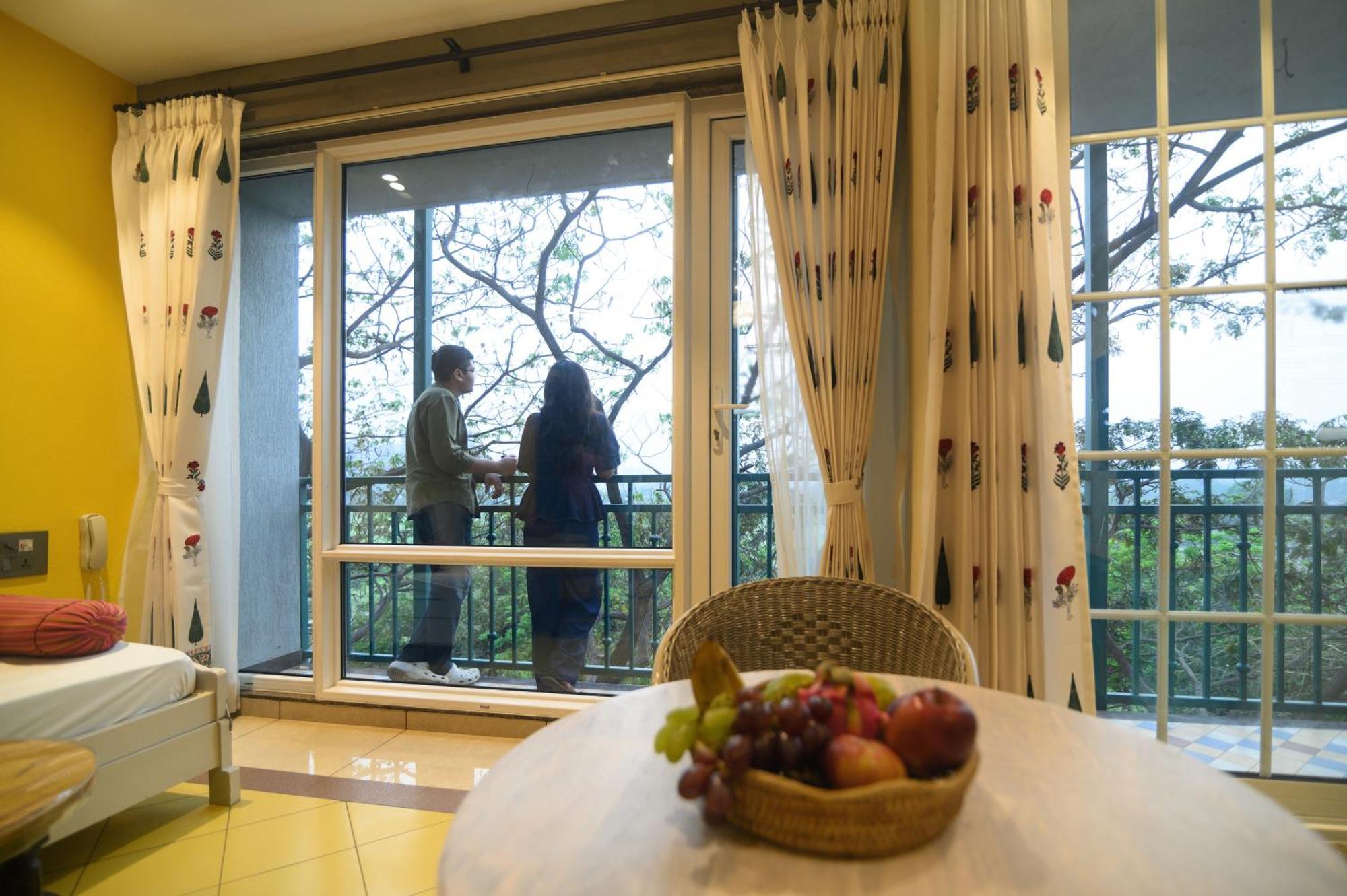 Bougainvilla Apartment Szúrat Kültér fotó